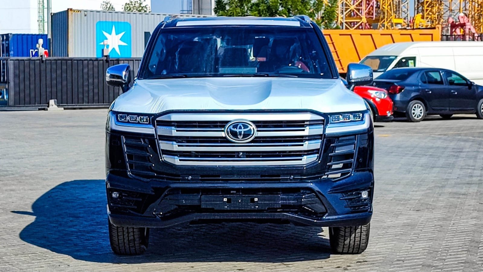 
								Toyota Land Cruiser LC300 Series VXR-Top TT 3.5L Petrol 7 Seaters Automatic Transmission MY2025 full									