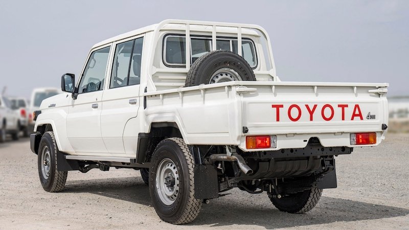 
								Toyota Land Cruiser LC79 series Double Cabin 4.2L Diesel 5 Seaters Manual Transmission MY2024 full									