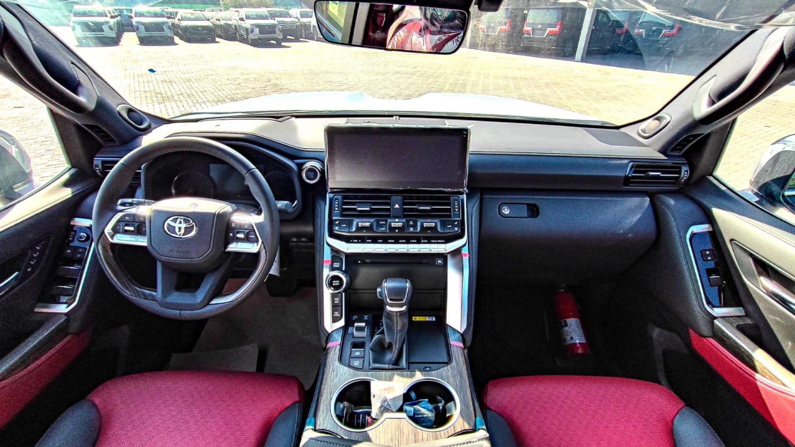 
								Toyota Land Cruiser LC300 Series VXR-Top TT 3.5L Petrol 7 Seaters Automatic Transmission MY2025 full									