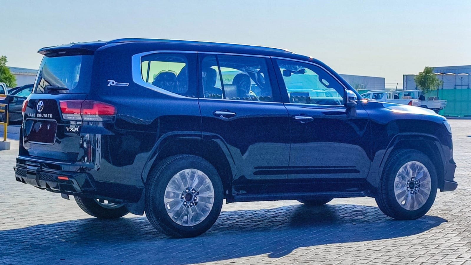 
								Toyota Land Cruiser LC300 Series VXR-Top TT 3.5L Petrol 7 Seaters Automatic Transmission MY2025 full									