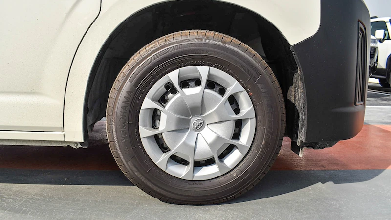 
								TOYOTA HIACE COMMUTER STD 3.5L PETROL 13 STR A/T MY2025 & 3.5L High-A/T Petrol MY2025 full									