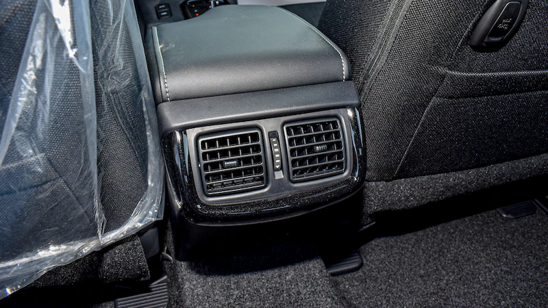 
								Toyota Hilux Adventure Double Cabin 4.0L V6 4WD Petrol 5 Seaters Automatic Transmission MY2025 full									