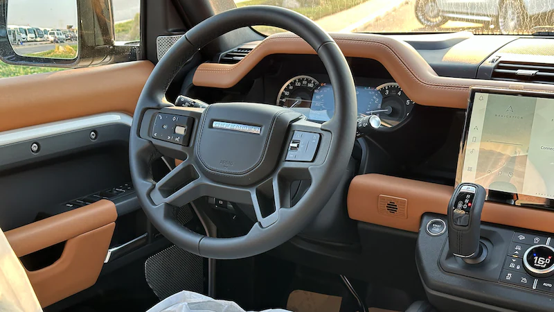 
								Land Rover Defender 130 X-Dynamic SE P400 3.0L V6 Petrol 7 Seaters Automatic Transmission MY2023 full									