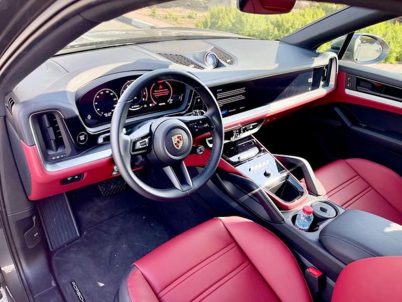 
								Porsche Cayenne Standard 3.0L V6 Petrol 5 Seaters Automatic Transmission MY2024 full									
