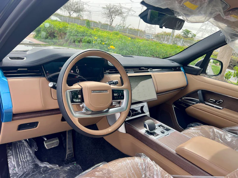 
								Range Rover Vogue HSE P400 3.0L V6 Petrol 5 Seaters Automatic Transmission MY2023 full									