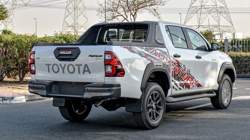 
								Toyota Hilux Adventure Double Cabin 4.0L V6 4WD Petrol 5 Seaters Automatic Transmission MY2025 full									