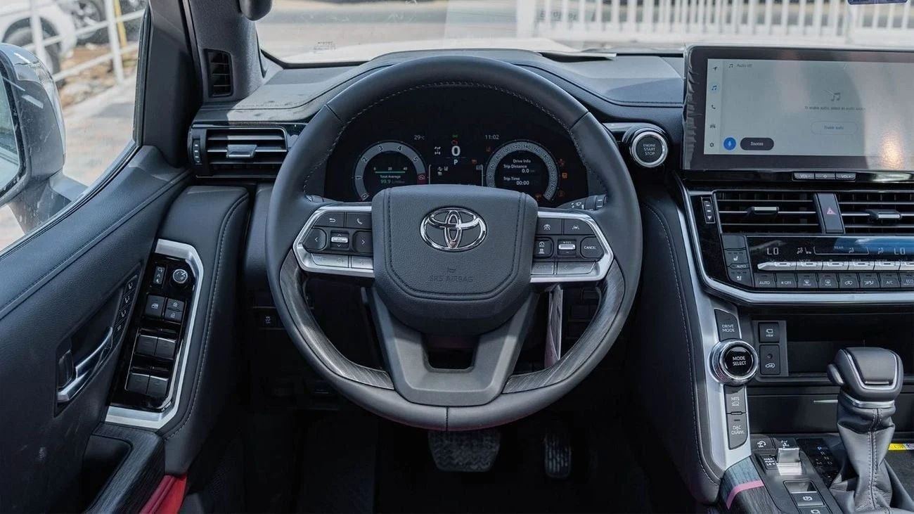 
								Toyota Land Cruiser LC300 Series VXR-Top Trim TT 3.5L Petrol 4WD 7 Seaters Automatic Transmission MY2025 full									