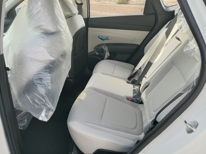 
								Hyundai Tucson 2.0L V4 2WD Petrol 5 Seaters Automatic Transmission MY2025 full									