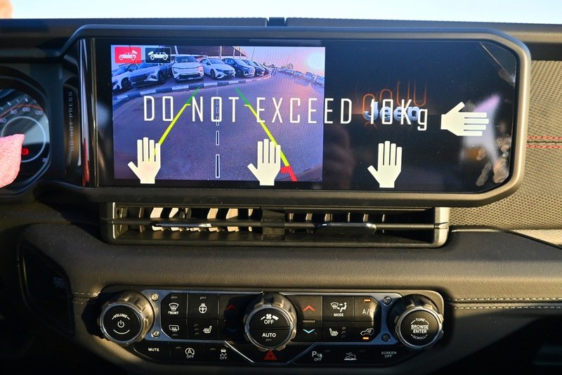 
								Jeep Wrangler Rubicon 2.0L V4 Petrol 5 Seaters Automatic Transmission MY2024 full									