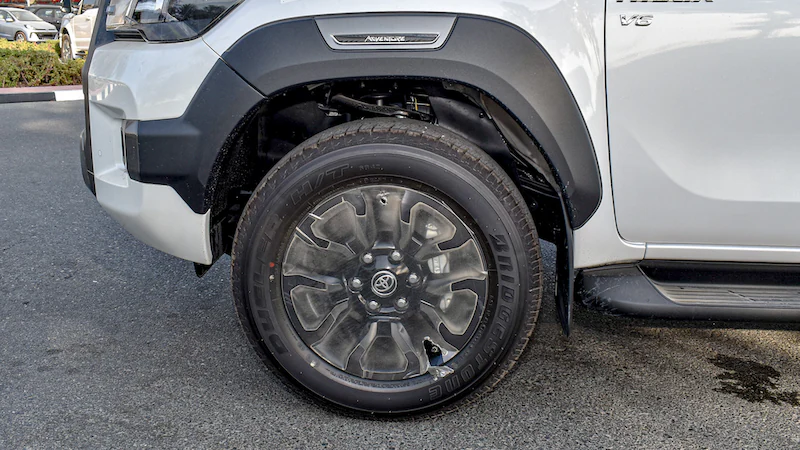
								Toyota Hilux Adventure Double Cabin 4.0L V6 4WD Petrol 5 Seaters Automatic Transmission MY2025 full									