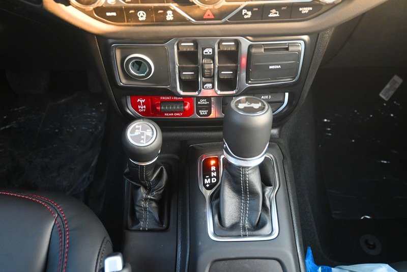 
								Jeep Wrangler Rubicon 2.0L V4 Petrol 5 Seaters Automatic Transmission MY2024 full									