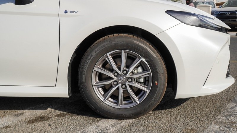 
								Toyota Camry E-Plus E-HEV Hybrid 2.5L V4 FWD Petrol 5 Seaters Automatic Transmission MY2025 full									