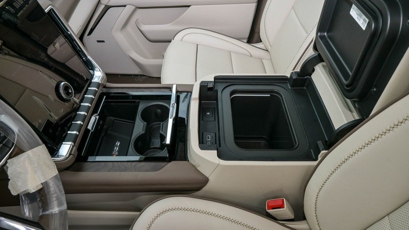 
								GMC Yukon Denali 6.2L V8 Petrol 7 Seaters Automatic Transmission MY2025 full									