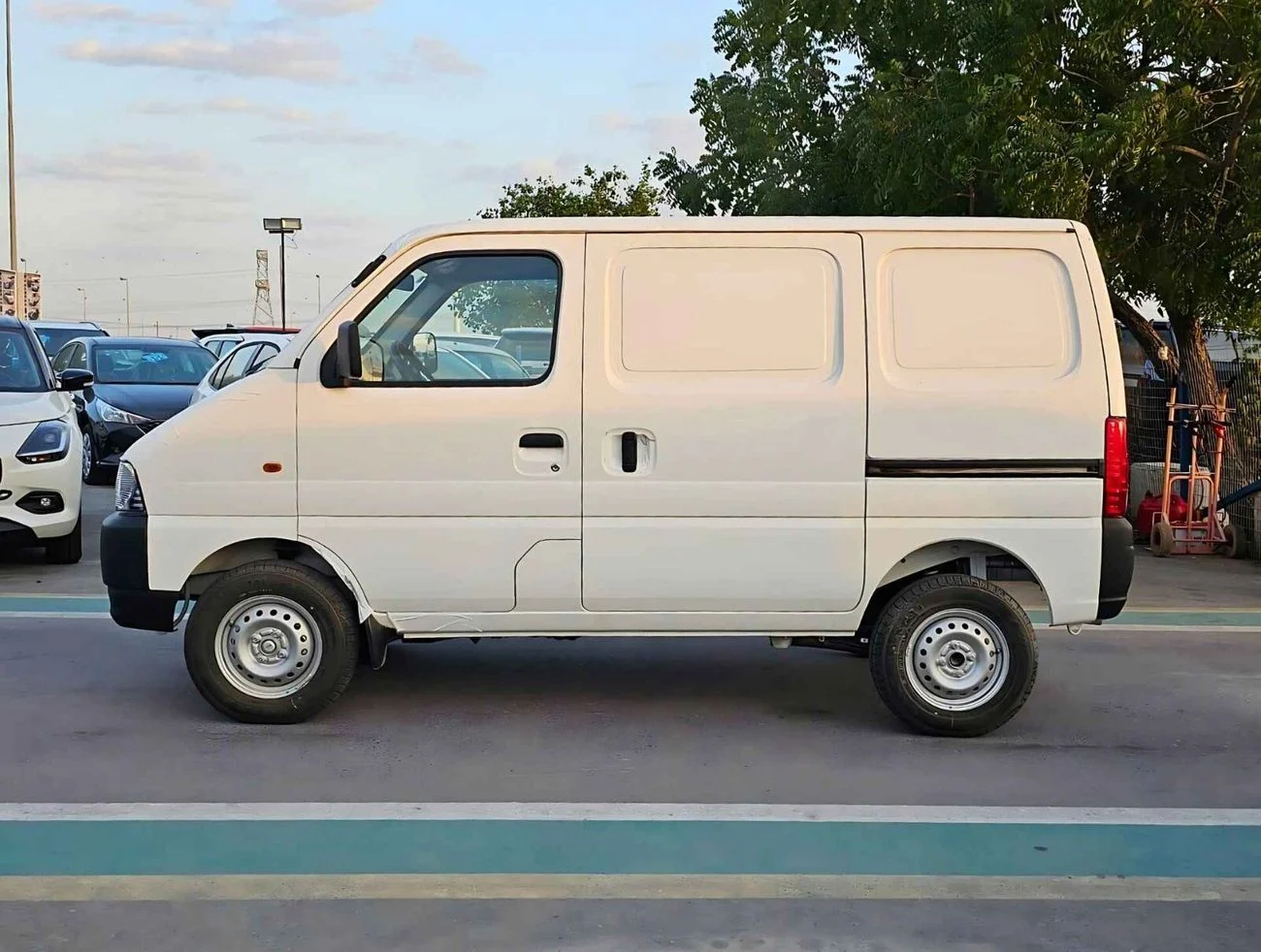 
								Suzuki EECO Cargo 1.2L V4 RWD Petrol 2 Seaters Manual Transmission MY2025 full									