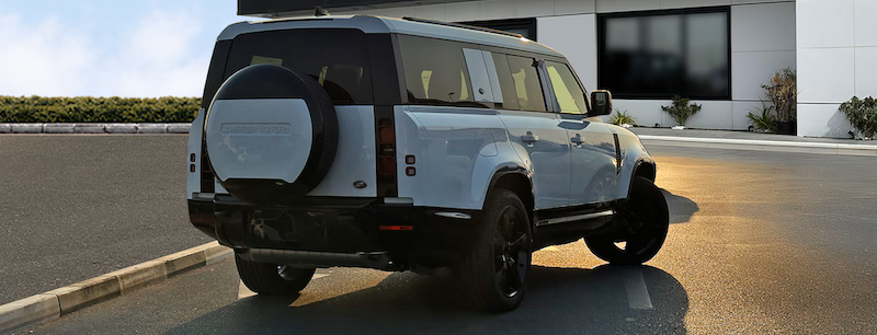 
								Land Rover Defender 130 X-Dynamic SE P400 3.0L V6 Petrol 7 Seaters Automatic Transmission MY2023 full									