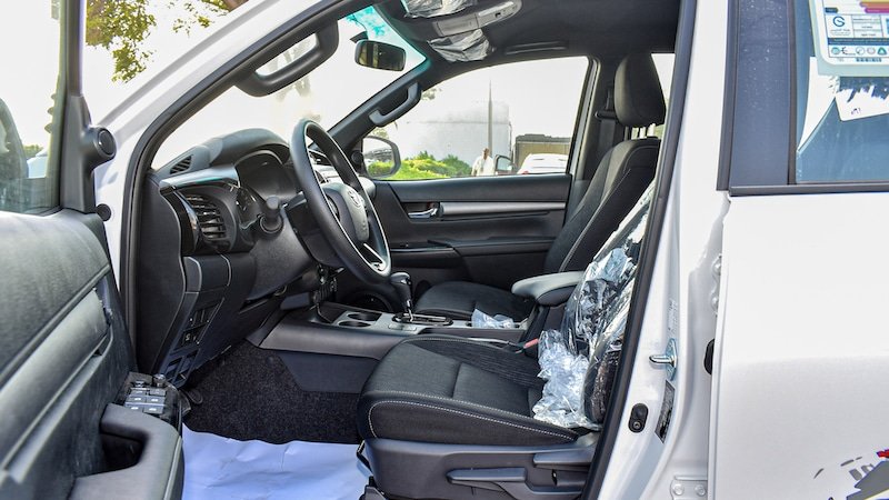 
								Toyota Hilux Adventure Double Cabin 4.0L V6 4WD Petrol 5 Seaters Automatic Transmission MY2025 full									