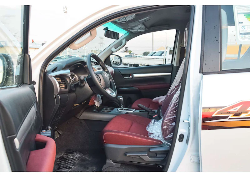 
								Toyota Hilux SR5 Double Cabin 2.7L V4 4WD Petrol 5 Seaters Automatic Transmission MY2025 full									