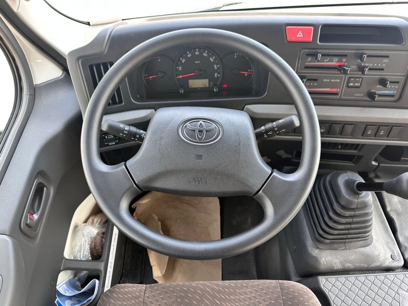 
								Toyota Coaster 23 seaters 2.7L V4 RWD Petrol Manual Transmission MY2025 full									