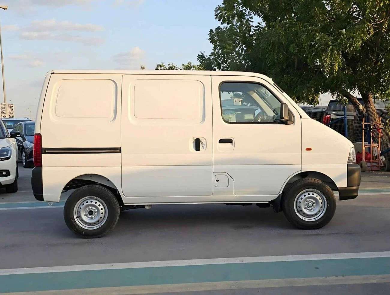 
								Suzuki EECO Cargo 1.2L V4 RWD Petrol 2 Seaters Manual Transmission MY2025 full									