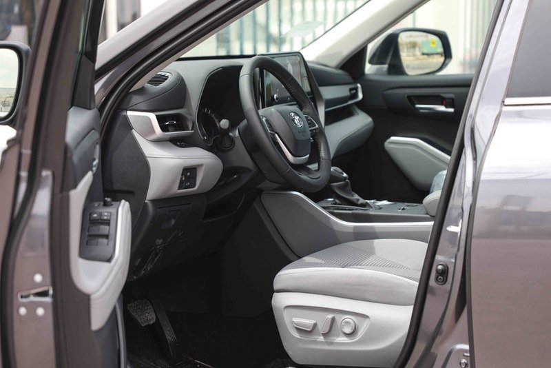 
								Toyota Highlander XLE/GLE Hybrid 2.5L V4 AWD Petrol 7 Seaters Automatic Transmission MY2024 full									