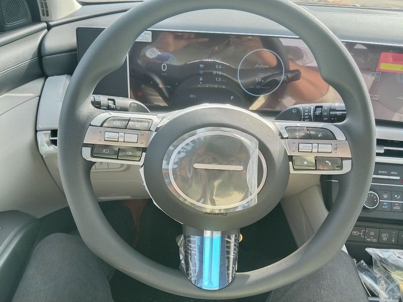 
								Hyundai Tucson 2.0L V4 2WD Petrol 5 Seaters Automatic Transmission MY2025 full									