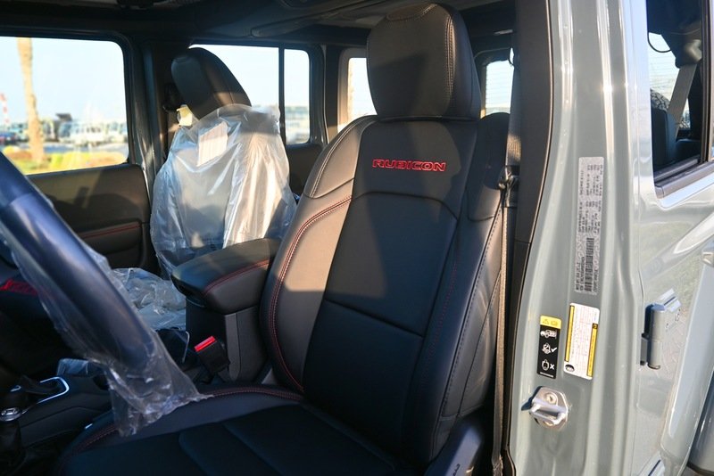 
								Jeep Wrangler Rubicon 2.0L V4 Petrol 5 Seaters Automatic Transmission MY2024 full									