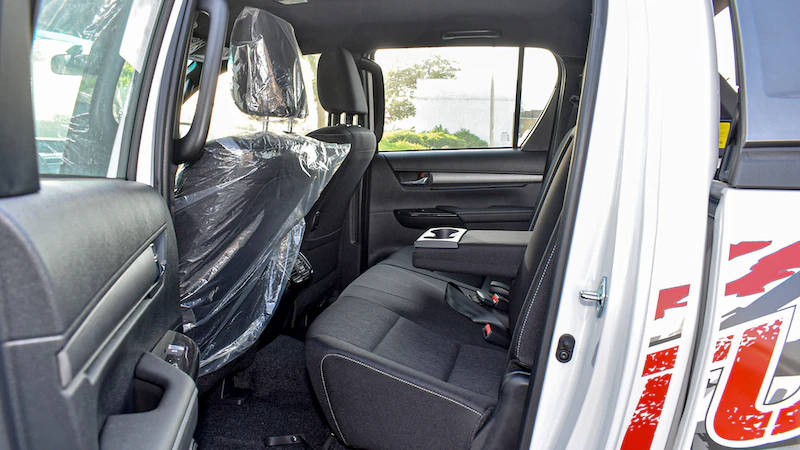 
								Toyota Hilux Adventure Double Cabin 4.0L V6 4WD Petrol 5 Seaters Automatic Transmission MY2025 full									